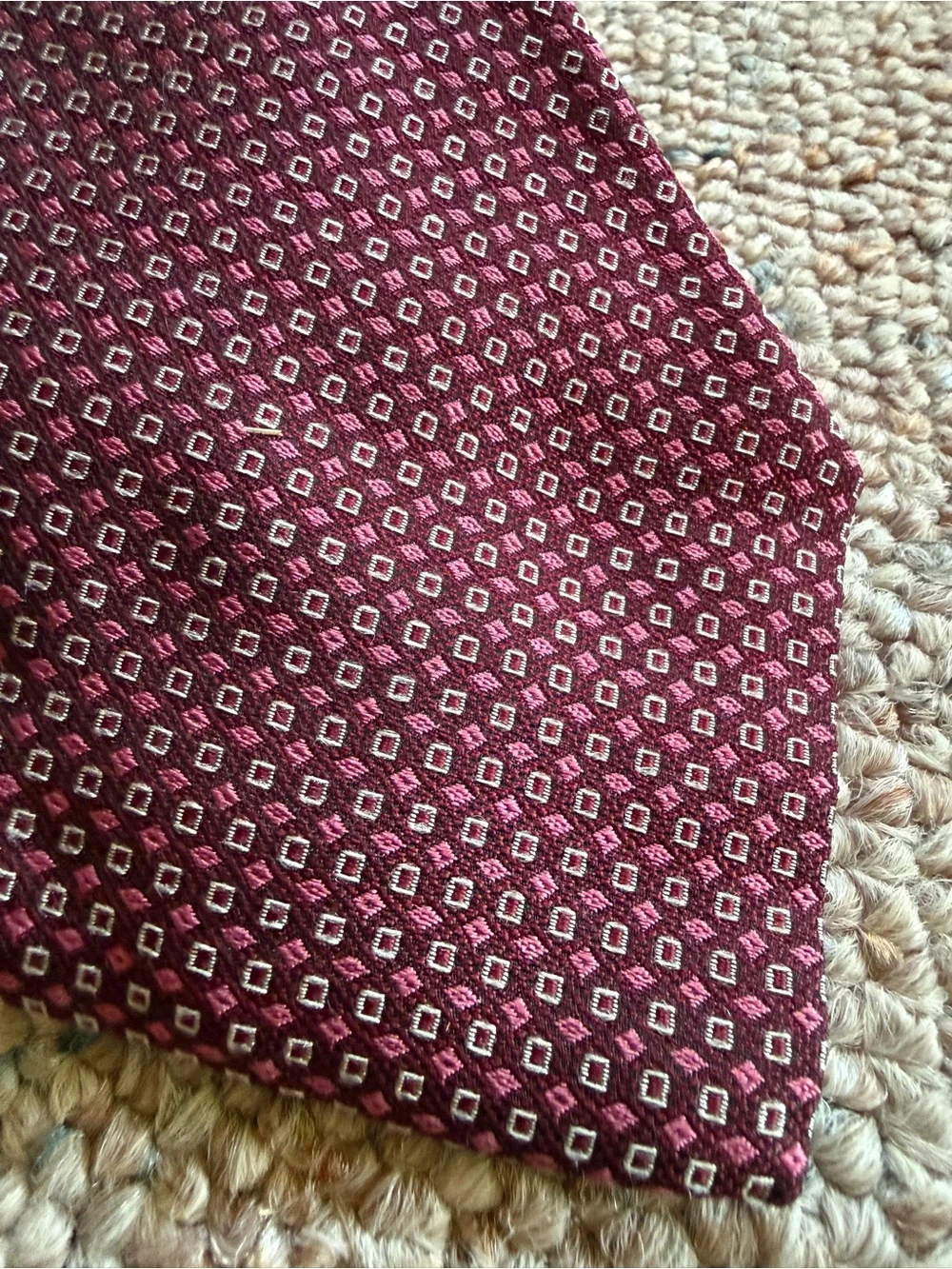 Brooks Brothers Silk Tie in Merlot Like New